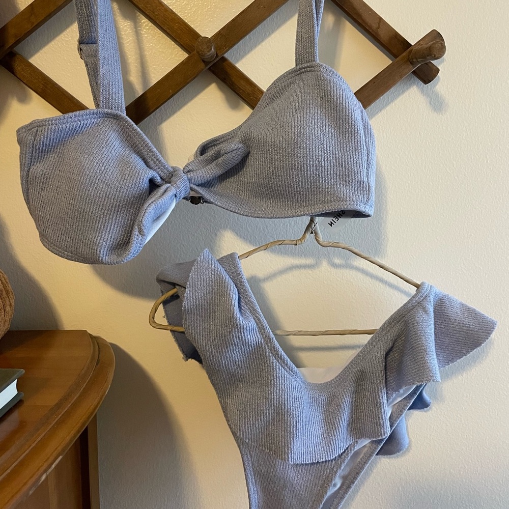 Women’s swim suit